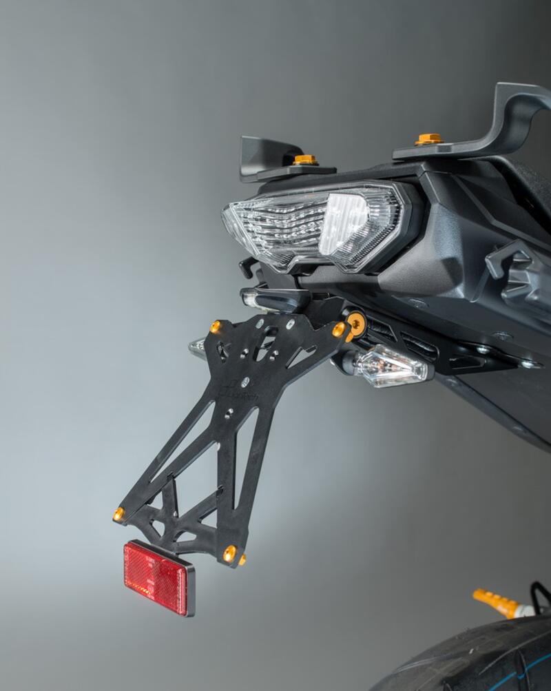 Porta Targa Regolabile per Yamaha A1